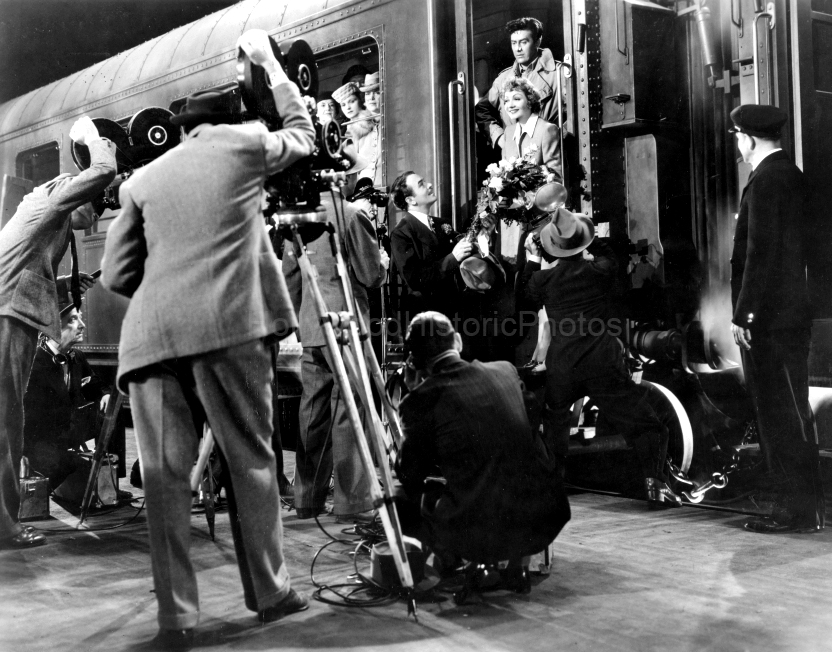 Claudette Colbert 1941 wm.jpg